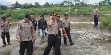 Kapolres Ikut Pencarian Korban Sungai Cimanuk