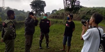 Cegah Penyebaran Covid-19, Petugas Di Cikidang Bubarkan Warga Berkerumun