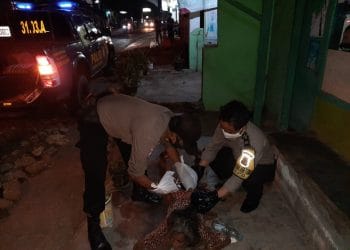Polsek Jatiluhur Evakuasi Orang Yang Diduga Mengalami Gangguan jiwa  Ke Rumah sakit
