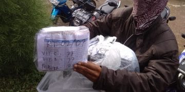 Cegah Covid-19, Pemdes Sukatani Suplai Masker Dan Vitamin Bagi Warga