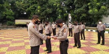 Polres Purwakarta Bagikan Masker Untuk Seluruh Personilnya