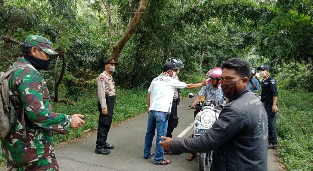 Polres Purwakarta Bubarkan Warga Yang Lolos Menuju Jalur Tikus ke Tempat Wisata