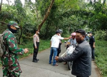 Polres Purwakarta Bubarkan Warga Yang Lolos Menuju Jalur Tikus ke Tempat Wisata