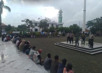 Polres Purwakarta Bubarkan Komunitas Motor