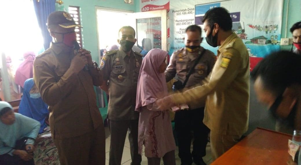Pemdes Mangunjaya Distribusikan BLT DD tahap Satu