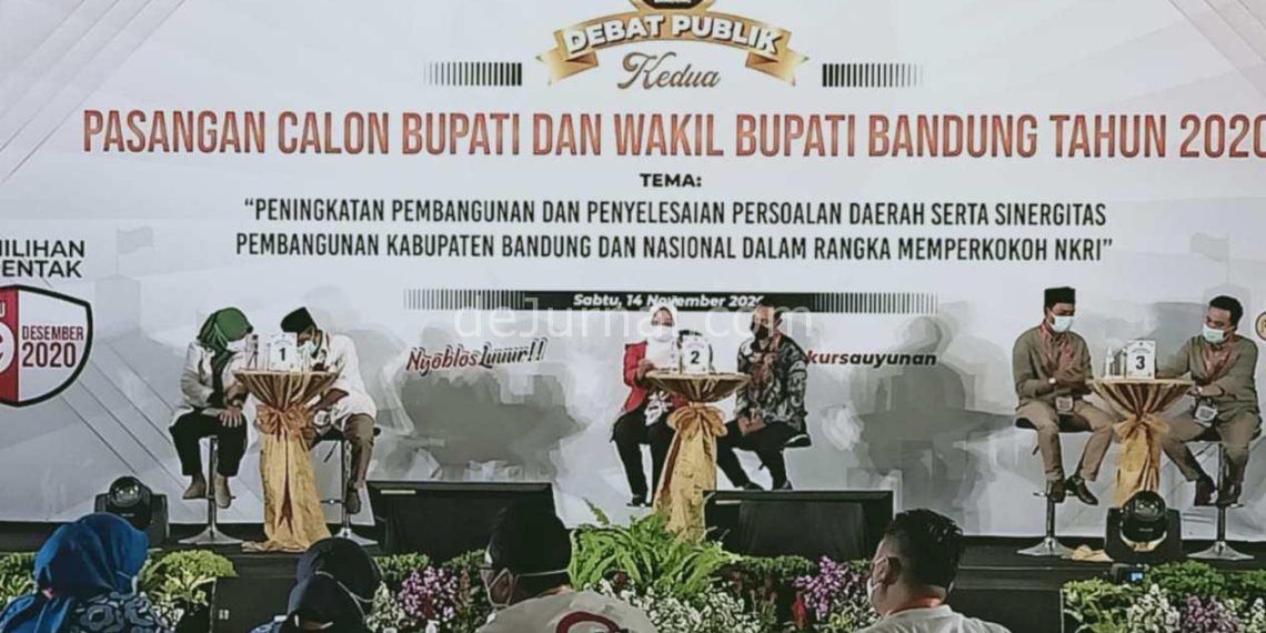 Debat publik paslon Bupati-Wakil Bupati Bandung, digelar di Kopo Square Margahayu Bandung.