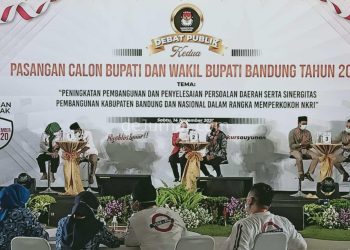 Debat publik paslon Bupati-Wakil Bupati Bandung, digelar di Kopo Square Margahayu Bandung.