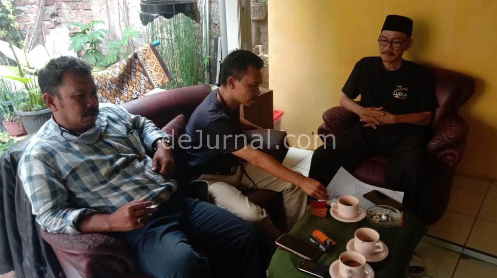 Teten Sutendi (pakai kopiah).