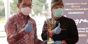Pemkab Bandung Terima Anugrah  Badan Publik kategori Informatif