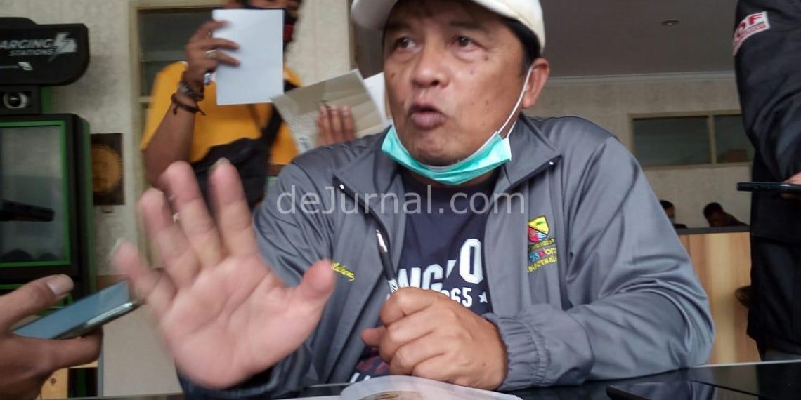 Ketua DPD Golkar Kabupaten Bandung Dadang M Naser. (Foto : Sopandi/dejurnal.com).