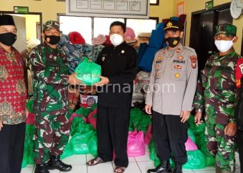 Korem 062 Serahkan Bantuan Sembako Pada Warga Korban Bencana Talegong