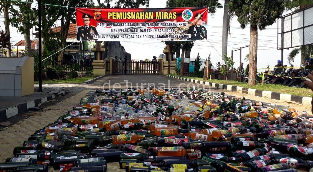 2800 Botol Miras Hasil Operasi Rutin Dimusnahkan Polres Garut