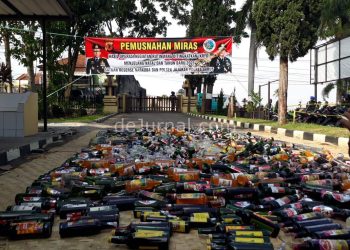 2800 Botol Miras Hasil Operasi Rutin Dimusnahkan Polres Garut
