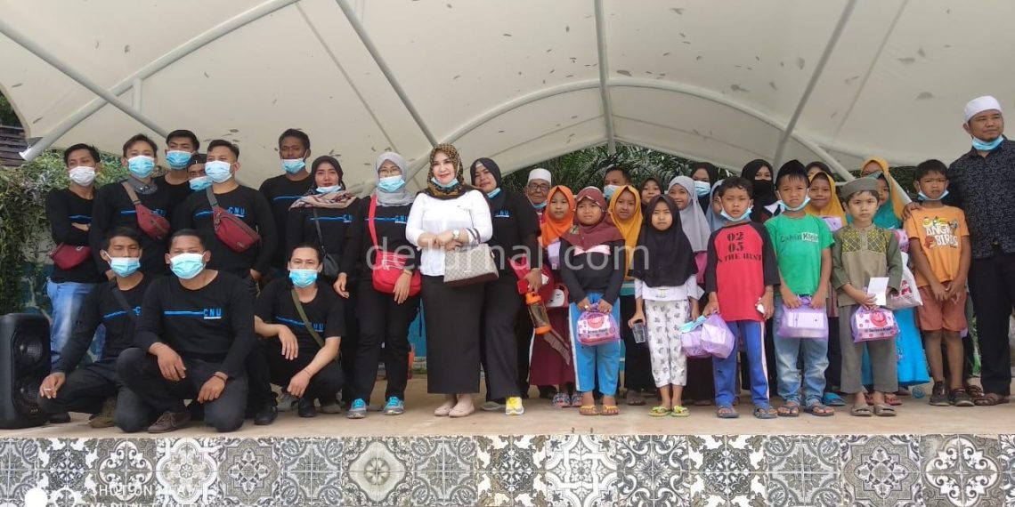 Jelang Tahun Baru 2021, Cikidang News Update Beri Santunan Anak Yatim