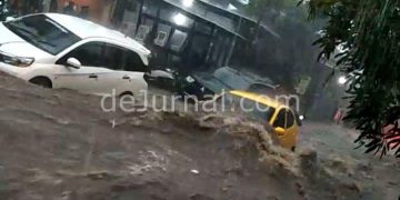 Tangkapan layar video banjir daerah Cihampelas kiriman warganet.