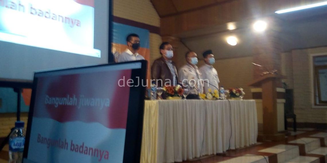 Bawaslu Kabupaten Bandung Gelar Rapat Koordinasi dan Evaluasi Pengawasan pada pelaksanan Pemilihan Bupati dan Wakil Bupati Bandung di Hotel Kampung Pago Ciwidey, Kecamatan Pasirjambu, Kabupaten Bandung, Rabu (6/1/2021).