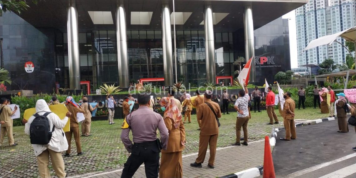 FPHI Gelar Aksi di KPK, Lapor Dugaan Penyimpangan Anggaran Toilet