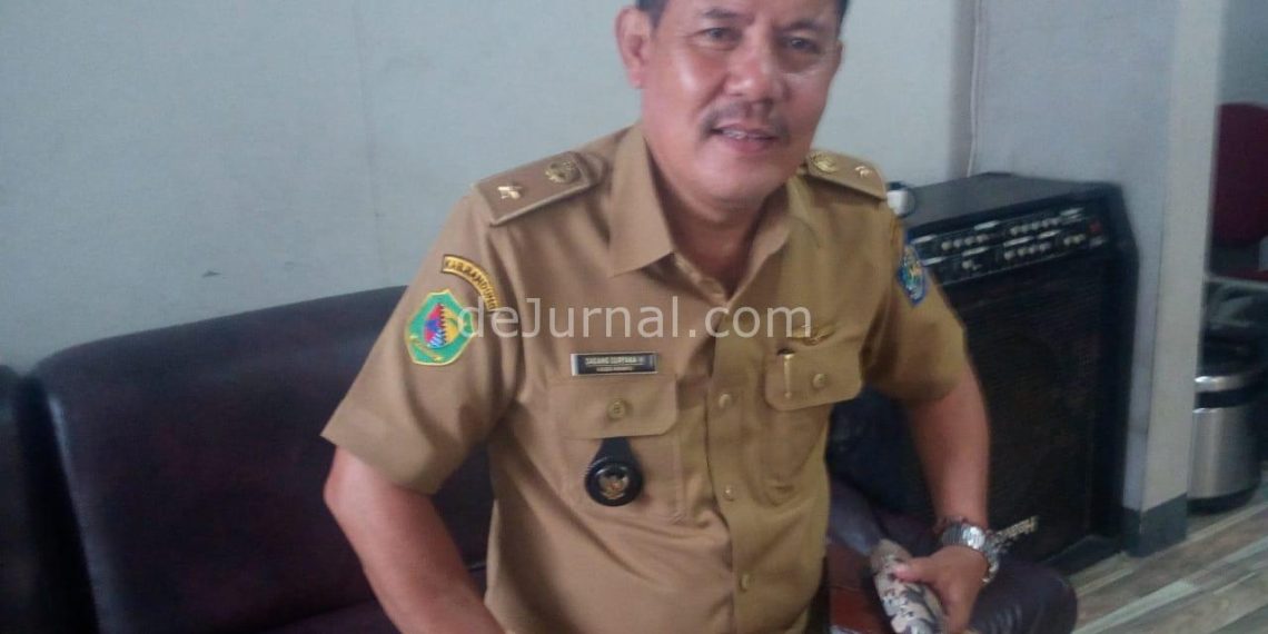 Wakil Ketua I APDESI Kabupaten Bandung H. Dadang Suryana. (Foto : Sopandi/dejurnal.com)