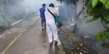 Warga Perumnas BTJ Antusias Cakades Sukaluyu H. Lina Herlina Gelar Foging Cegah DBD