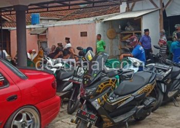 Rumah kediaman almarhum H. Didin, tokoh masyarakat yang sedang memperjuangkan hak masyarakat Desa Cihuni.