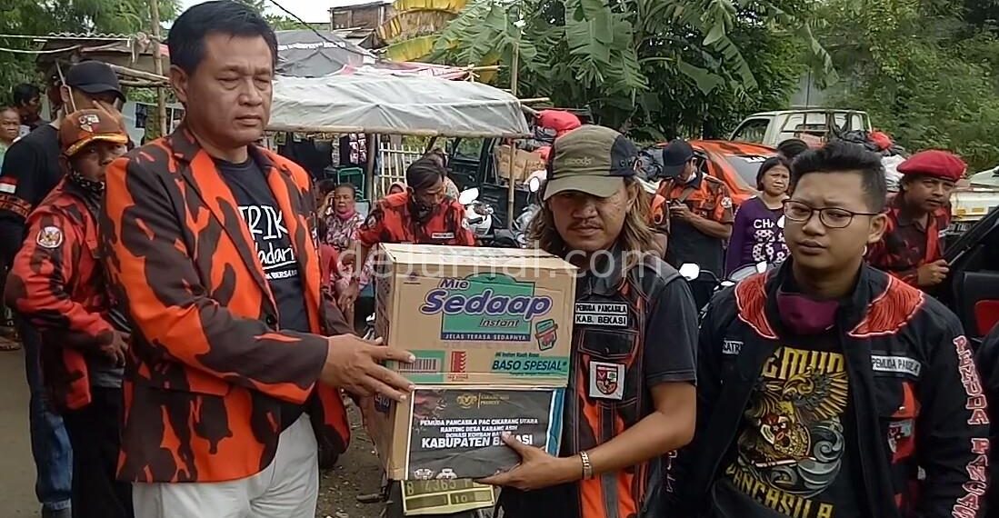 PAC PP Cikarang Utara Beri Bantuan Logistik Korban Banjir