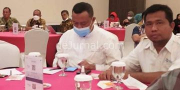 Anggota DPKG, Dedi Kurniawan (kanan)