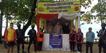 Anggota Sat Brimob Polda Jabar Berikan Pengamanan Tahun Baru 2023 di Wilayah Jalur Pansela