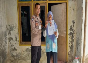 Polisi Pantau Tiga BLT Yang Disalurkan Ke Warga Telukjambe Timur