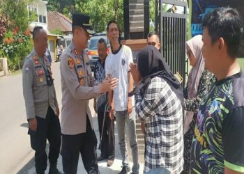 Laksanakan Program Jumat Curhat, Kapolres Sumedang Sambangi Warga Desa Sukajaya Sumedang Selatan