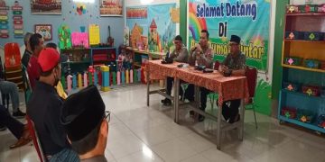 Lebih Dekat Dengan Masyarakat, Polisi Selenggarakan Kegiatan “Jum’at Curhat”