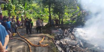 Polisi Gerak Cepat Datangi TKP Kebakaran Rumah Di Desa Selamanik