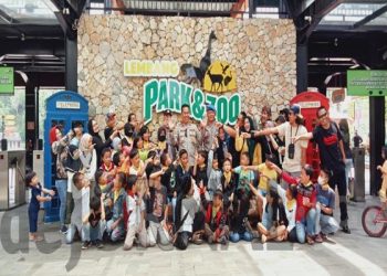 Berbagi Bahagia Dengan Anak Yatim Polisi Ajak Berwisata Ke Lembang Park Zoo