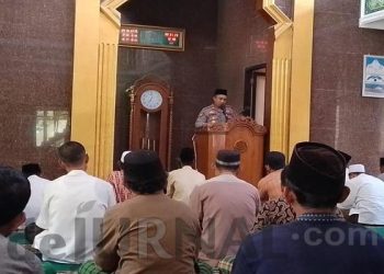 Polsek Pacet Laksanakan Giat Jumat Curhat Di Mesjid Quwatul Iman Mekarsari