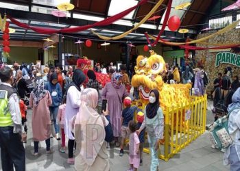 Polisi Monitoring Liburan Perayaan Tahun Baru Imlek 2574 Kongzoli Tahun 2023 Masehi