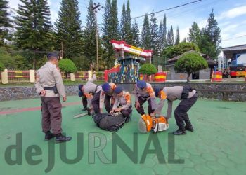 Tim Sar Sat Brimob Polda Jabar Laksanakan Siaga Antisipasi Terjadinya Bencana Alam