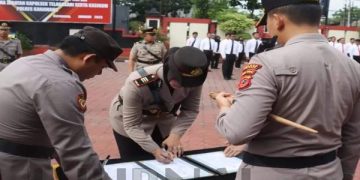 Kapolres Karawang Lantik Kasi Propam dan Kabag Log