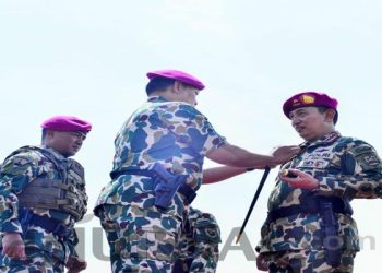 Kapolri Disematkan Jadi Warga Kehormatan Marinir, Sinergitas TNI-Polri Makin Kokoh