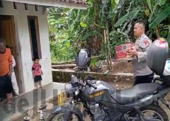 Polisi Berikan Bantuan Ke Warga Penyandang Disabilitas