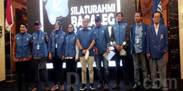 Sekretaris Dewan Pakar DPP PAN Ahmad Najib Qodratullah (tengah) bersama bacaleg dapil 2 Kabupaten Bandung. (SOPANDI/dejurnal.com).
