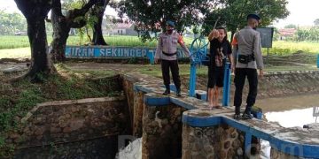 Sat Brimob Polda Jabar Patroli Siaga Sar  Cek Rutin Ke Titik Rawan Banjir di Sungai Cirebon Girang
