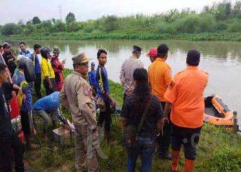 Siswa SMP Patokbesi Tenggelam di Sungai Tarum Timur