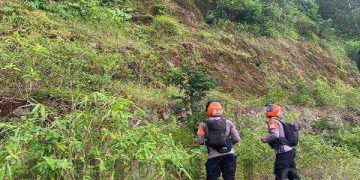 Patroli Sar Sat Brimob Polda Jabar Lakukan Pemantauan Tebing di Wilayah Kecamatan Cipanas Kabupaten Cianjur