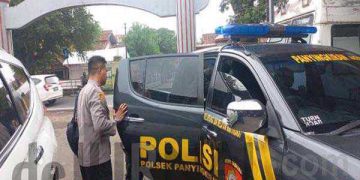 Gunakan Mobil Patroli, Polisi di  Panyingkiran Bantu Warga Lansia Yang Sedang Sakit Berobat Ke Puskesmas