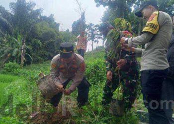 Polisi di Bantarujeg Gagas Penghijauan Areal Rawan Bencana Alam
