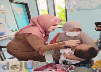 Pastikan Tidak Ada Balita Stunting, Kades Sukaluyu Keliling Posyandu Bagikan PMT