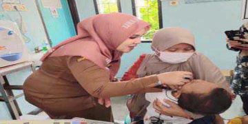 Pastikan Tidak Ada Balita Stunting, Kades Sukaluyu Keliling Posyandu Bagikan PMT