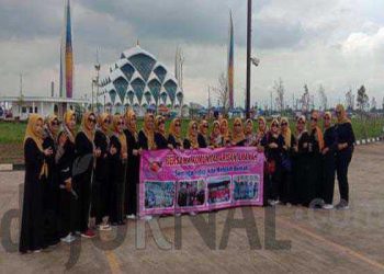 Kemegahan Masjid Aljabar Menjadi Daya Tarik Warga Berwisata