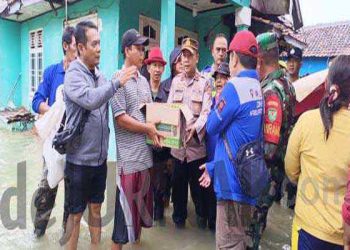 Kabid Humas Polda Jabar : Diguyur Hujan Selama Dua Hari Polisi Salurkan Bantuan Ke Lokasi Banjir