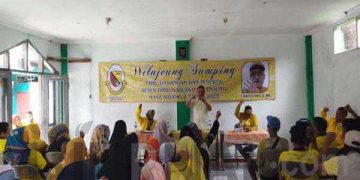 Anggota DPRD Kabupaten Bandung H. Yanto Setianto saat reses di Desa Cilampeni, Kecamatan Katapang Kabupaten Bandung. (Sopandi/ dejurnal. com).