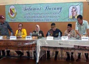 Reses di Mekarsari Pacet, Legislator Golkar Hj. Evi Rianty Berjanji Salurkan Sembako ke Warga Miskin